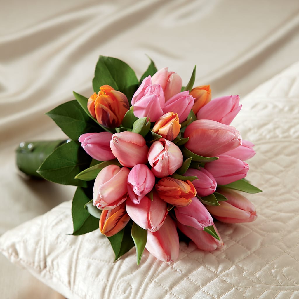 Embraceable Bouquet – Daisy Day Florist, Avondale Estates GA