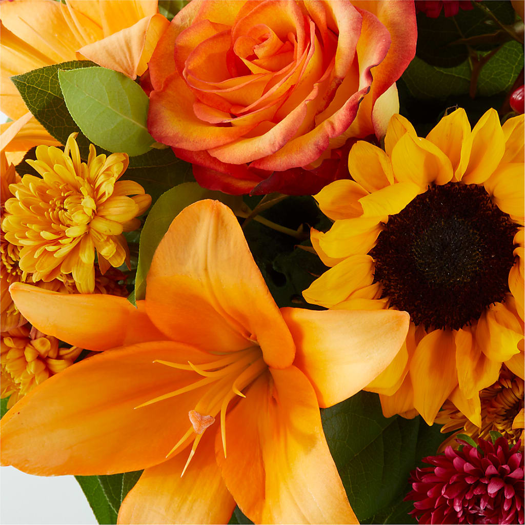 Grateful Centerpiece –  Daisy Day Florist, Avondale Estates GA